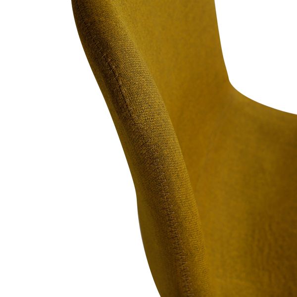 Chaise en tissu jaune