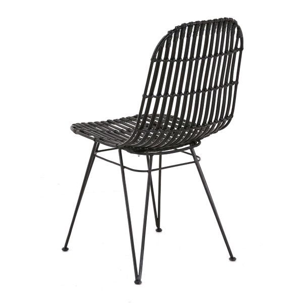 Chaise en rotin noir
