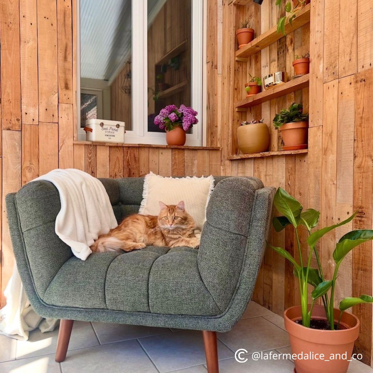 Fauteuil en tissu vert BERYL