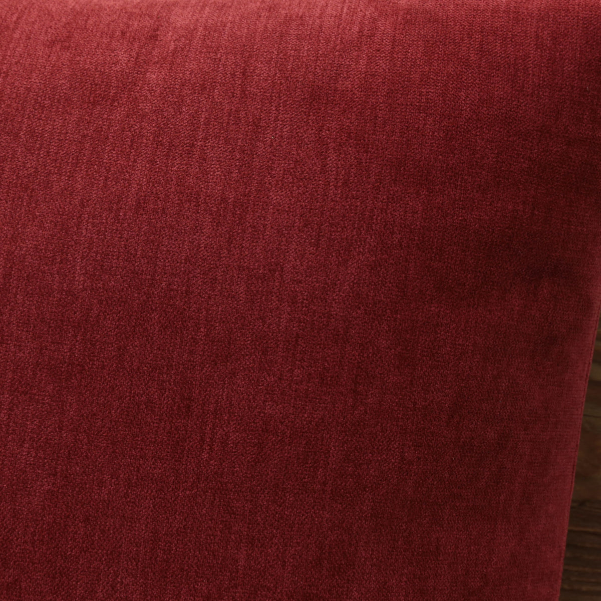 Fauteuil en pin recyclé et tissu rouge Nebraska