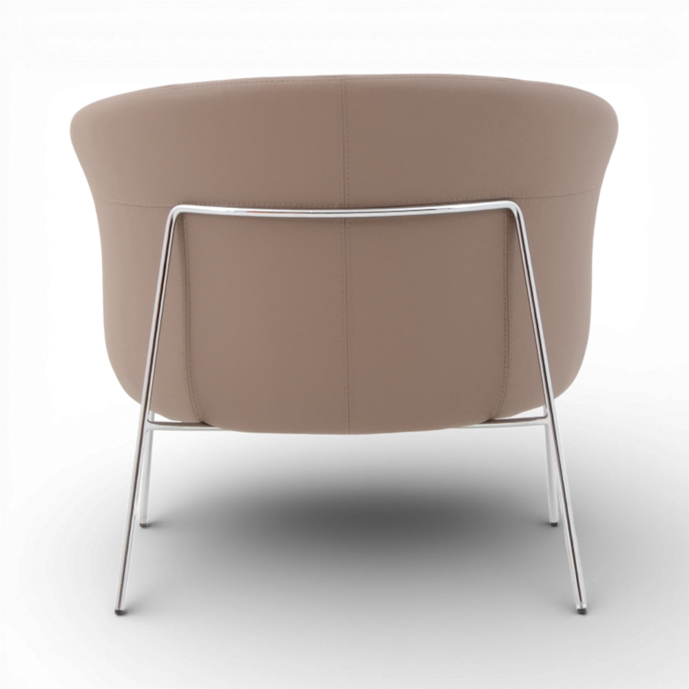 Fauteuil imitation cuir marron clair