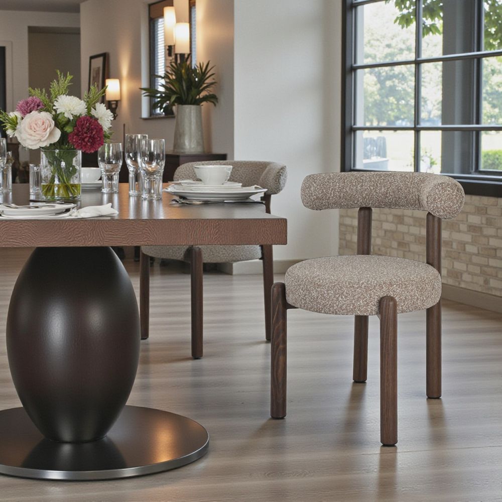 Chaise repas bouclette rase marron clair