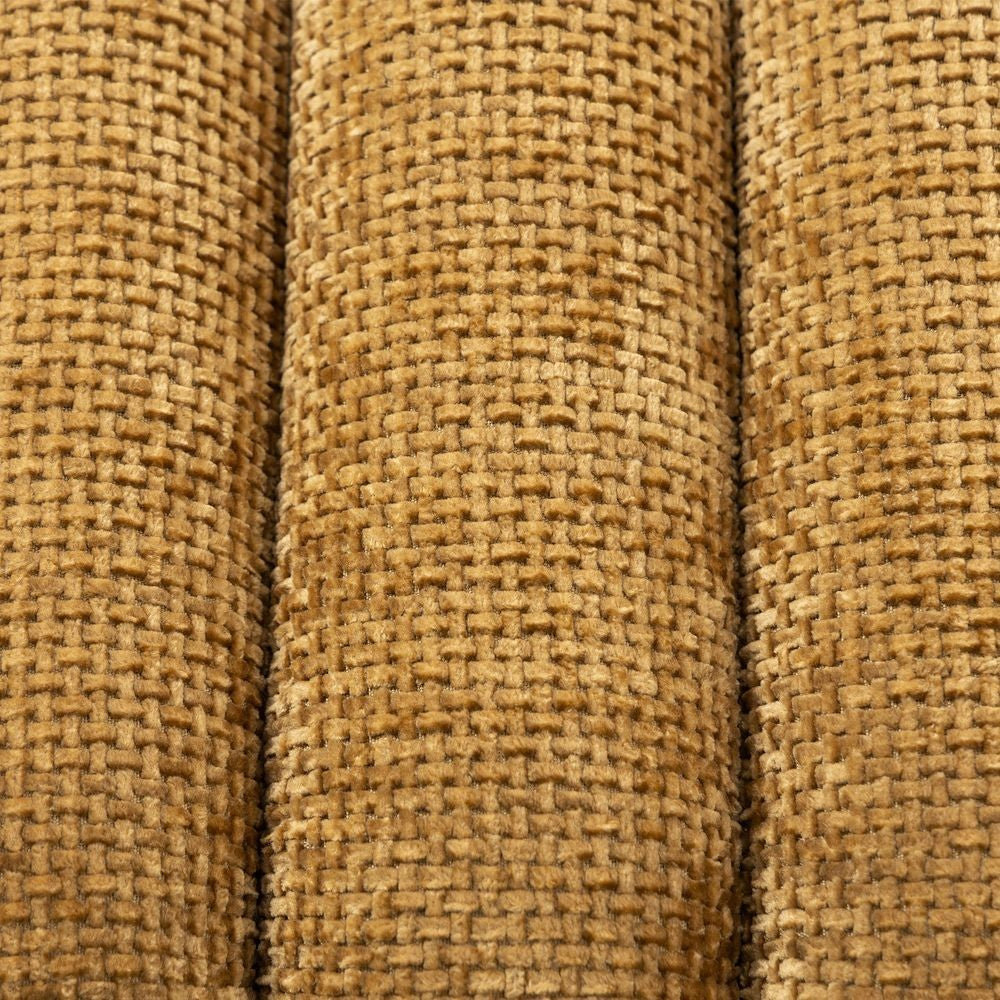 Gros plan sur la texture du tissu chenillé miel du pouf ZAGO STORE avec son tissage en relief doux et chaleureux